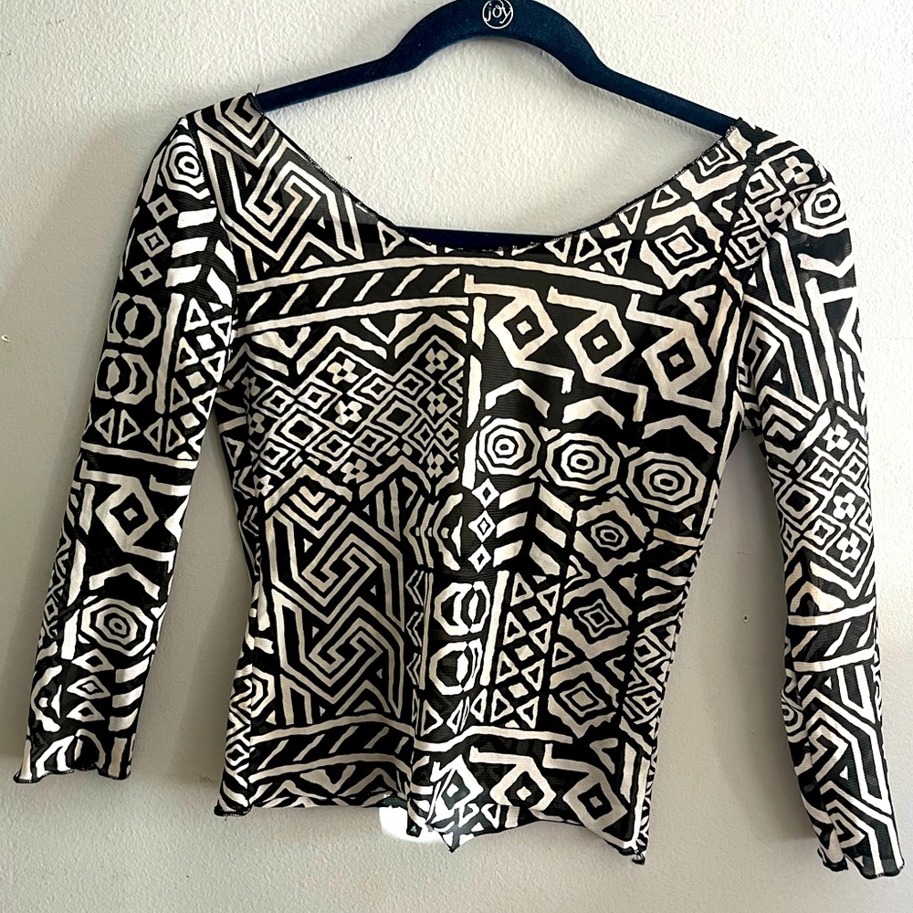 Y2k original. Crop Top, with sleeve. Vintage mesh top. Low back. Super cute.